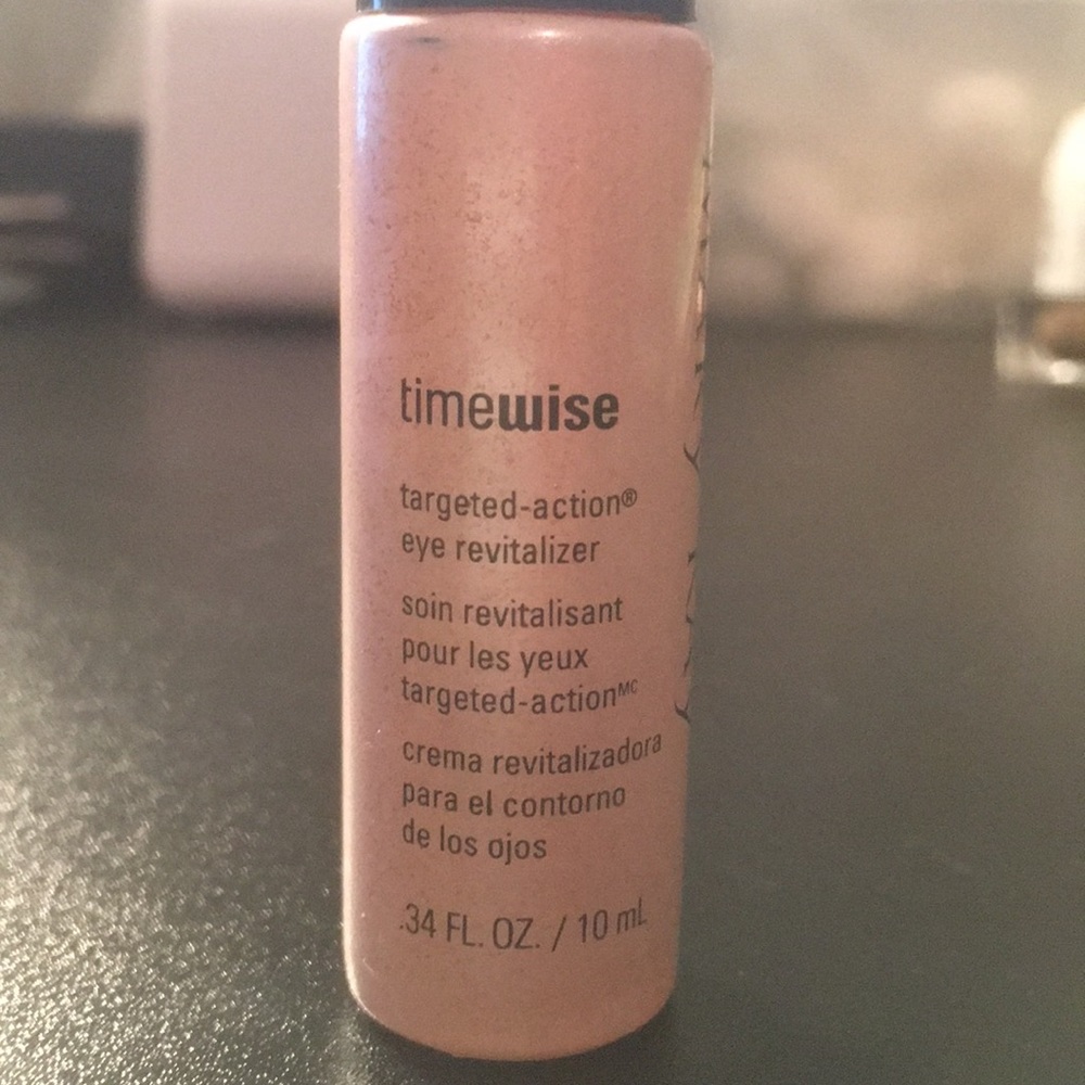 Eye revitalizer